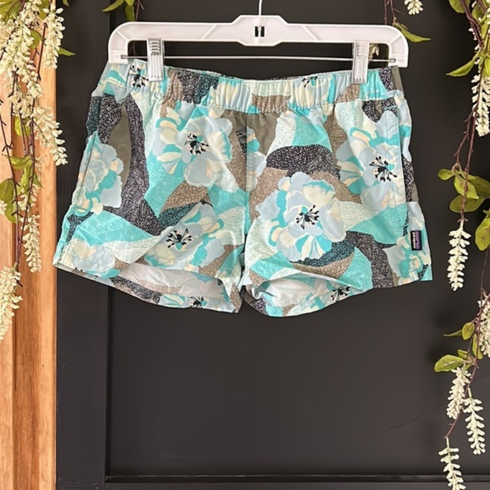 Patagonia Baggie Floral Board Shorts.‎ Size S